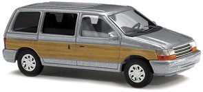 44623 Plymouth Voyager »Woody«, серебристый
